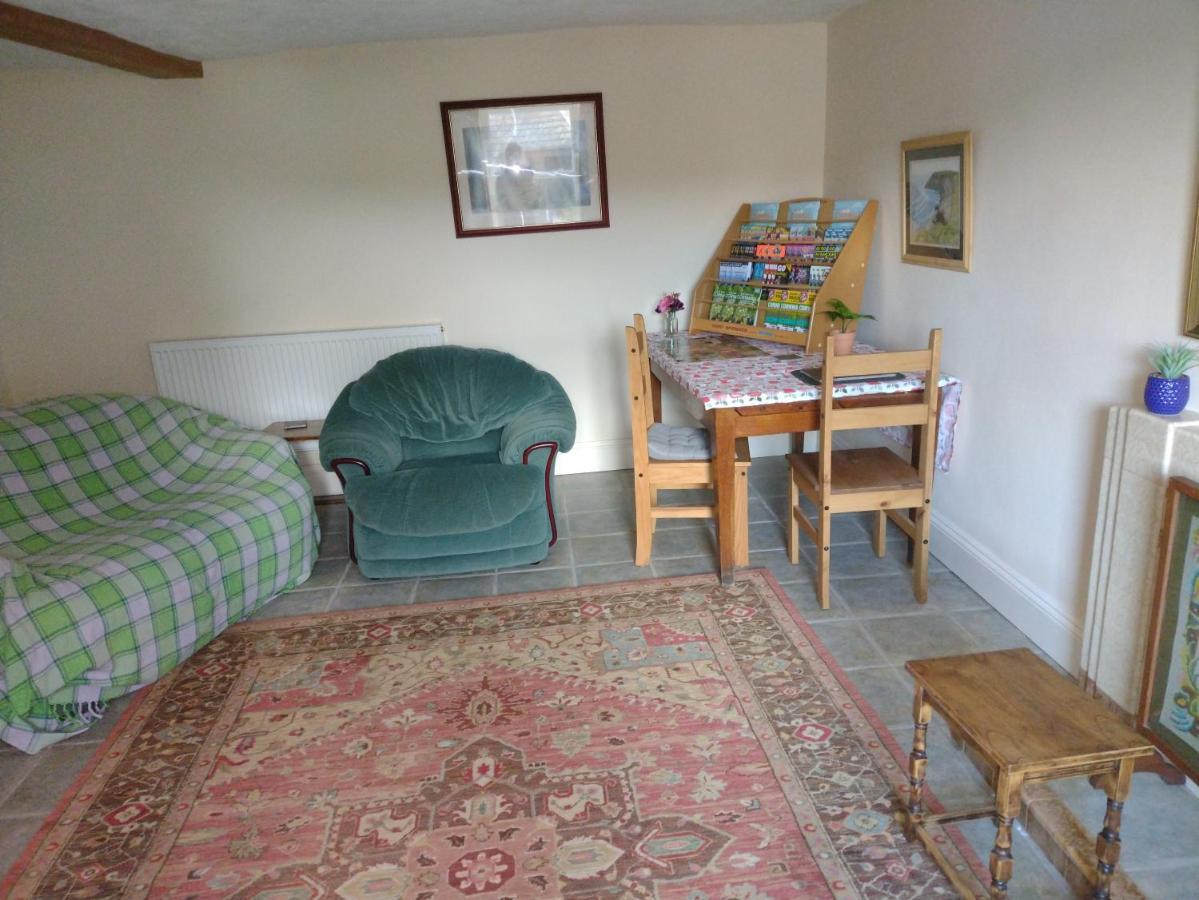 Sharlands Farm Bed And Breakfast Bude Exterior foto